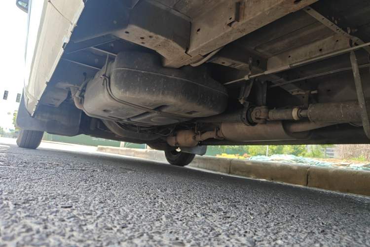 Used JAC Group Sunray 2013 2.8T 6-Series Star Express China IV Standard Chassis Rear Left