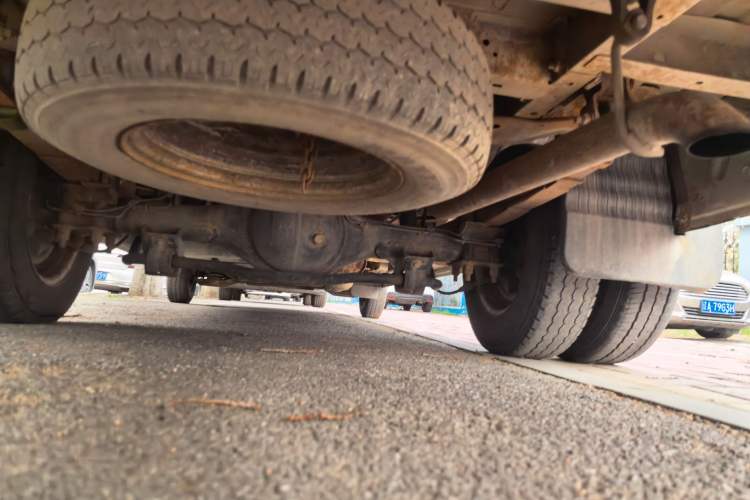 Used JAC Group Sunray 2013 2.8T 6-Series Star Express China IV Standard Chassis Rear