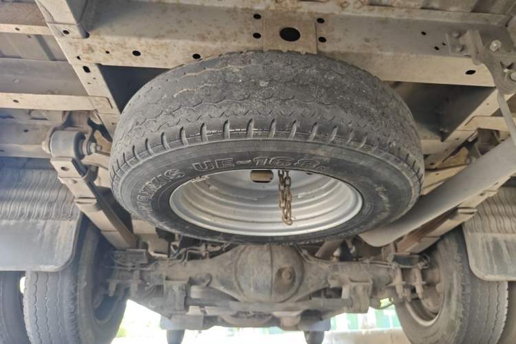 Used JAC Group Sunray 2013 2.8T 6-Series Star Express China IV Standard Chassis Rear