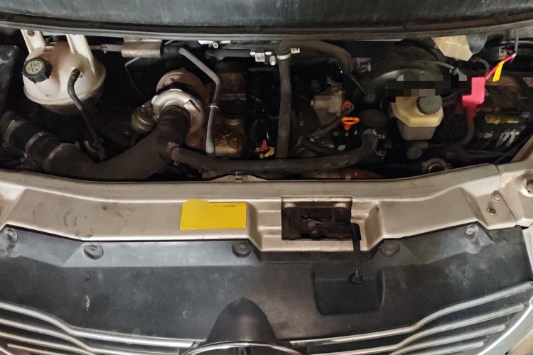 Used JAC Group Sunray 2013 2.8T 5-Series Star Express Emission Standard IV Engine Bay