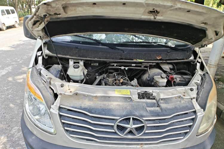 Used JAC Group Sunray 2013 1.9T 4-Series Star Express Engine Bay