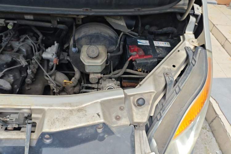 Used JAC Group Sunray 2013 1.9T 4-Series Star Express Engine Bay Left