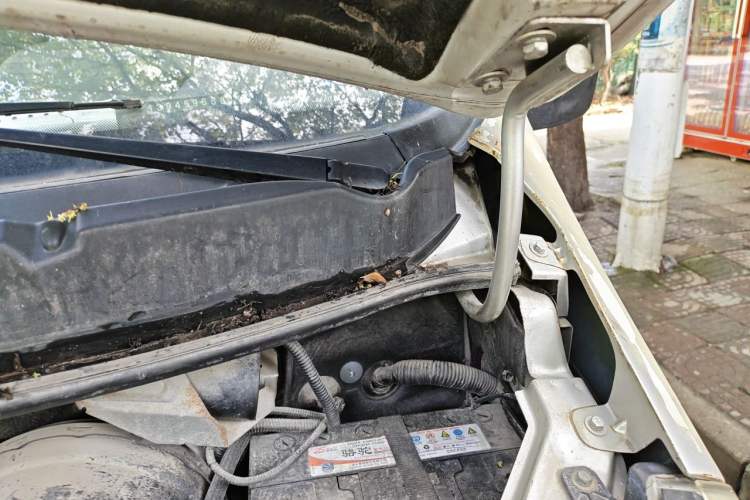 Used JAC Group Sunray 2013 1.9T 4-Series Star Express Engine Bay Left