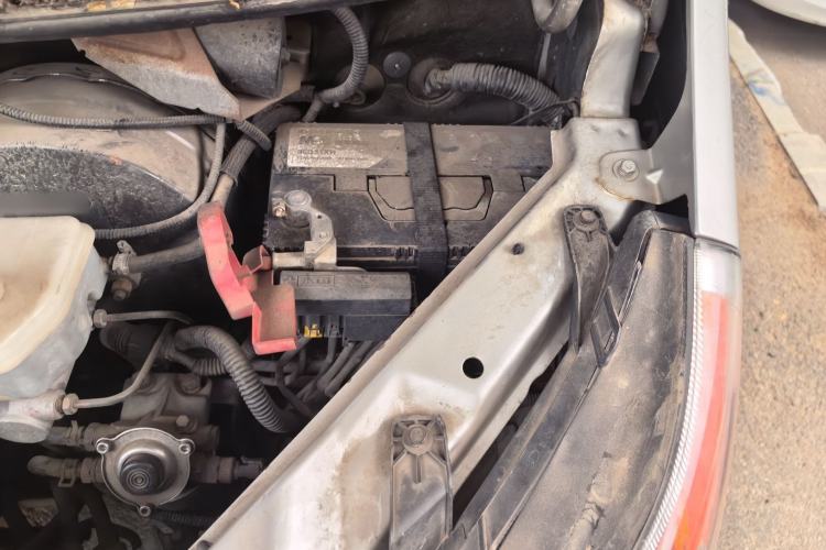 Used JAC Group Sunray 2013 2.8T 6-Series Star Express China IV Standard Engine Bay Left