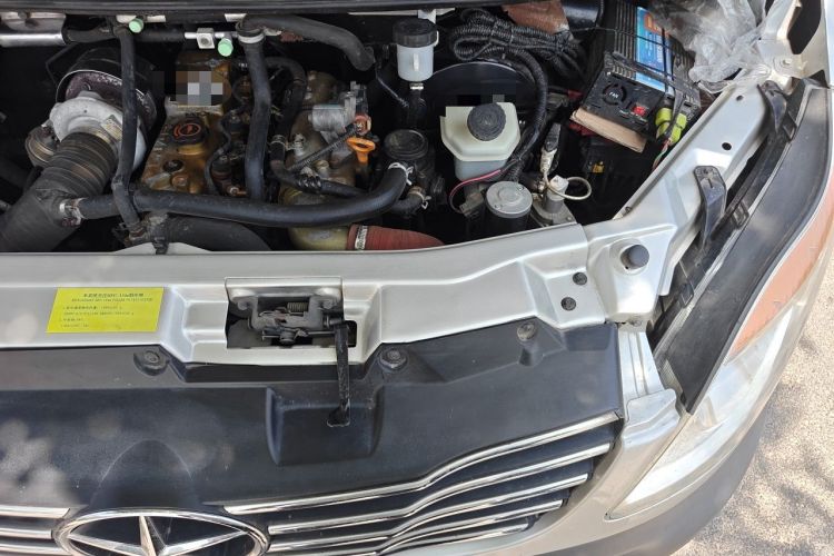 Used JAC Group Sunray 2013 2.8T 6-Series Star Express China IV Standard Engine Bay Left