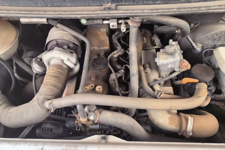 Used JAC Group Sunray 2013 2.8T 6-Series Star Express China IV Standard Engine Bay