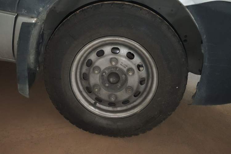 Used JAC Group Sunray 2013 2.8T 5-Series Star Express Emission Standard IV Right Front Wheel Hub