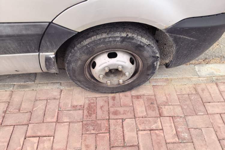 Used JAC Group Sunray 2013 2.8T 6-Series Star Express China IV Standard Right Front Wheel Hub