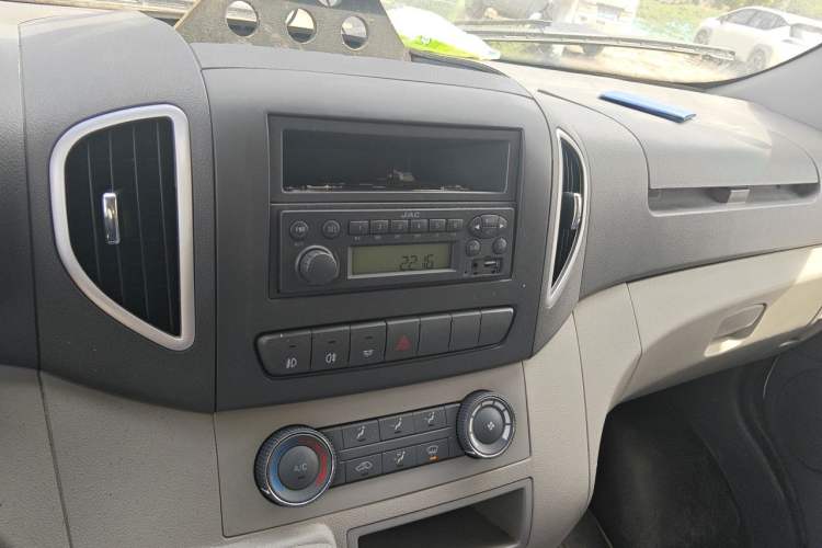Used JAC Group Sunray 2013 2.8T 6-Series Star Express China IV Standard Audio And AC Panel