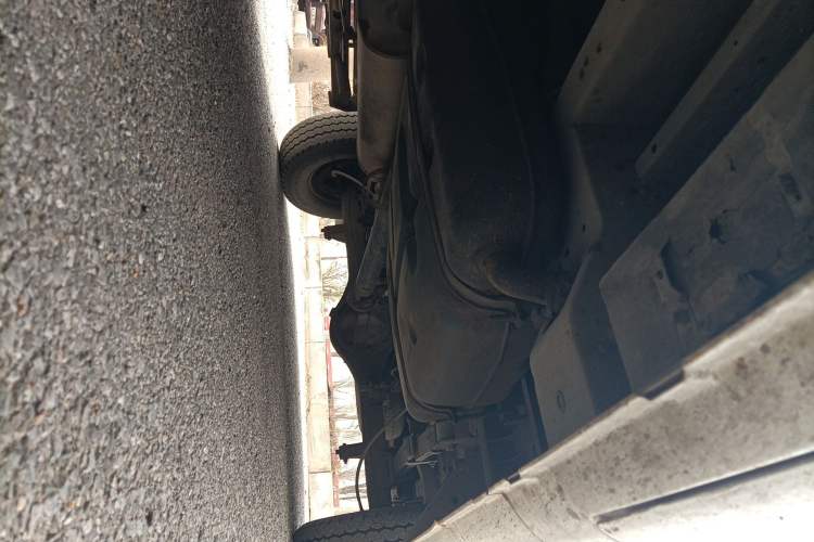 Used JAC Group Sunray 2013 1.9T 4-Series Star Express Chassis Front Left