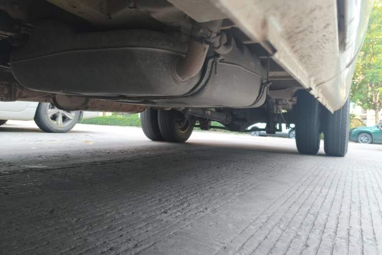 Used JAC Group Sunray 2013 2.8T 5-Series Star Express Emission Standard IV Chassis Front Left
