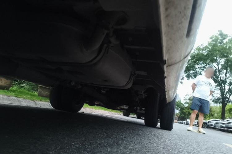 Used JAC Group Sunray 2013 2.8T 5-Series Star Express Emission Standard IV Chassis Front Left
