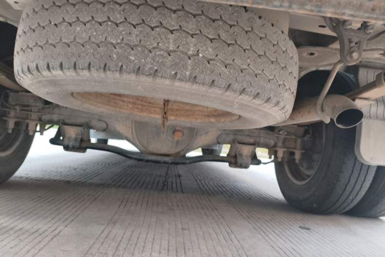 Used JAC Group Sunray 2013 2.8T 5-Series Star Express Emission Standard IV Chassis Rear