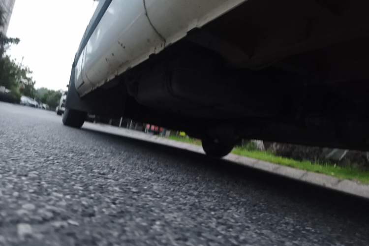 Used JAC Group Sunray 2013 2.8T 5-Series Star Express Emission Standard IV Chassis Rear Left