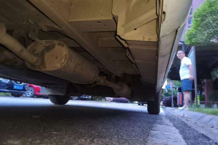 Used JAC Group Sunray 2013 2.8T 5-Series Star Express Emission Standard IV Chassis Rear Right