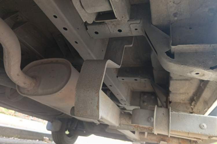 Used JAC Group Sunray 2013 1.9T 4-Series Star Express Chassis Rear Right