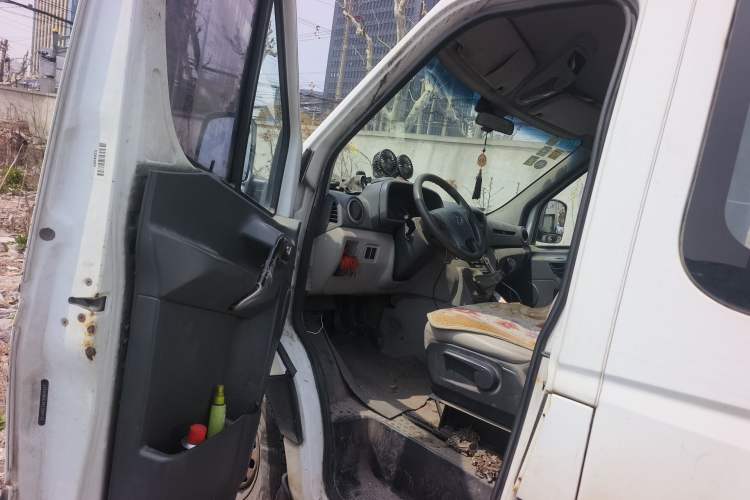 Used JAC Group Sunray 2013 2.8T 6 Series Comfort Edition China IV Driver Seat