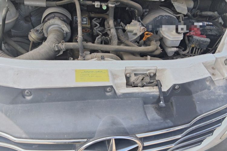 Used JAC Group Sunray 2013 2.8T 6-Series Star Express China IV Standard Engine Bay
