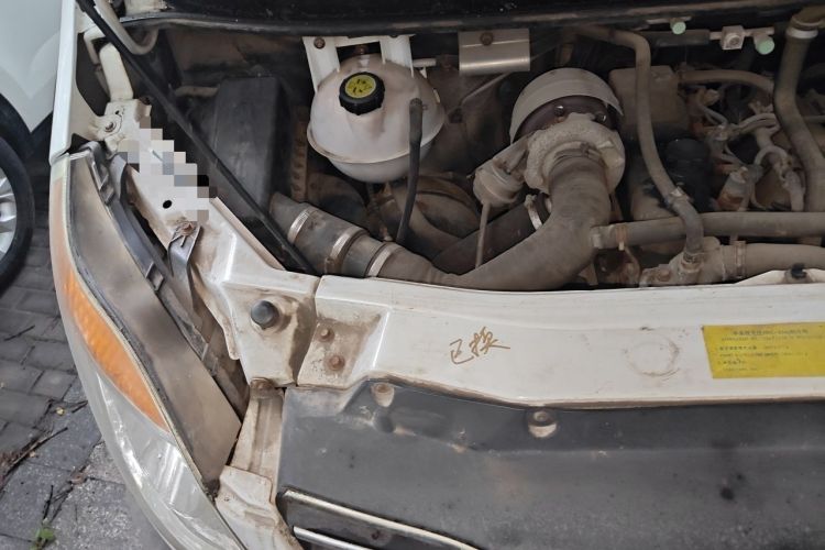 Used JAC Group Sunray 2013 2.8T 4-Series Star Express China IV Standard Engine Bay Right