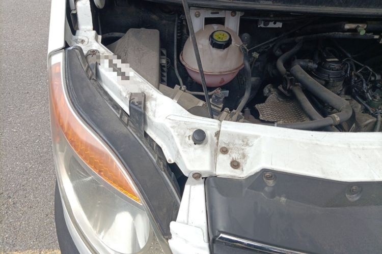 Used JAC Group Sunray 2013 1.9T 4-Series Star Express Engine Bay Right