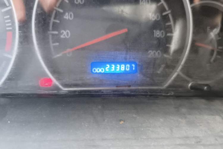 Used JAC Group Sunray 2013 2.8T 5-Series Star Express Emission Standard IV Odometer Close Up
