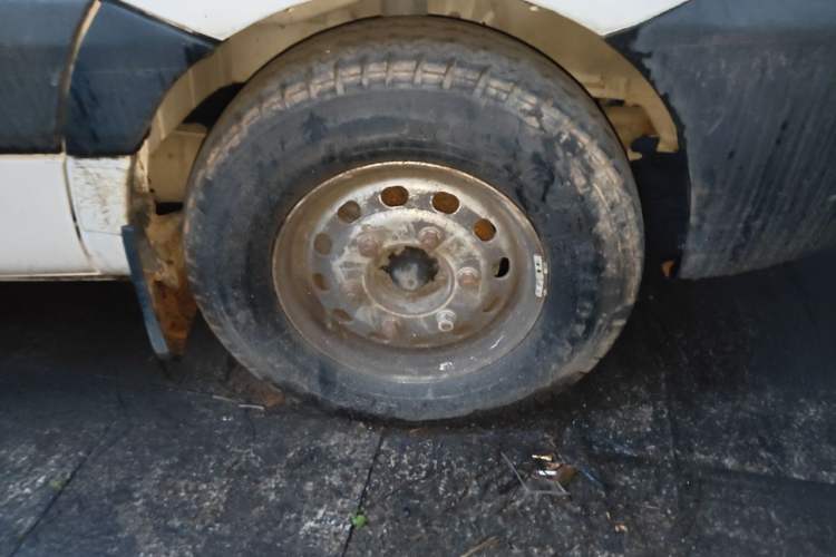 Used JAC Group Sunray 2013 2.8T 4-Series Star Express China IV Standard Right Front Wheel Hub