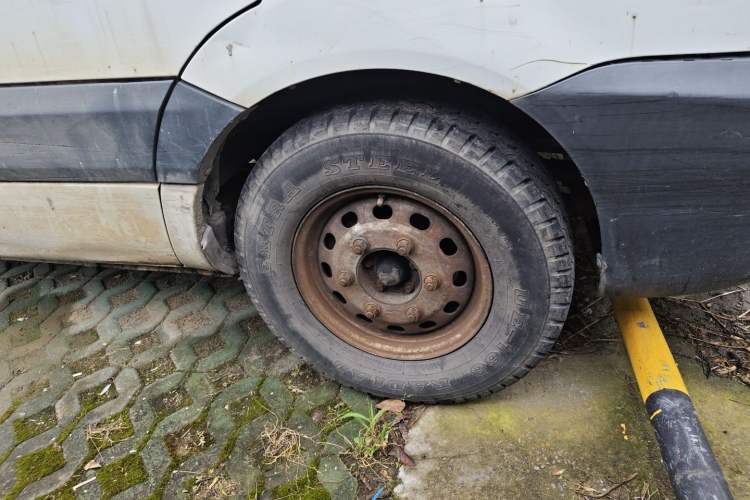 Used JAC Group Sunray 2013 2.8T 6 Series Comfort Edition China IV Right Front Wheel Hub