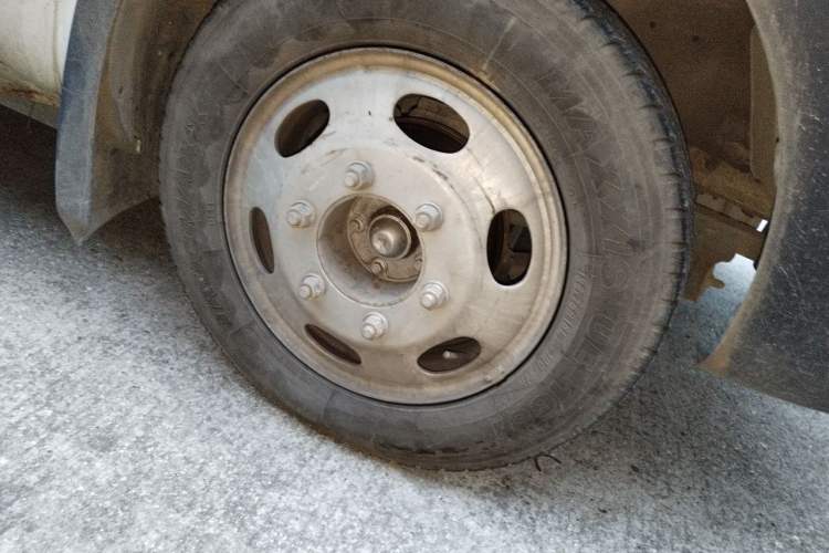 Used JAC Group Sunray  Right Front Wheel Hub