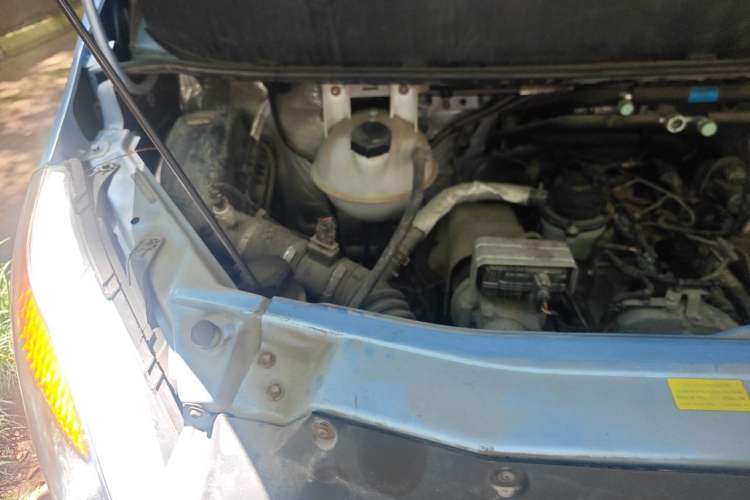 Used JAC Group Sunray 2017 1.9T Short-Wheelbase Mid-Roof Xingkuai Multi-Purpose Passenger Vehicle Engine Bay Right