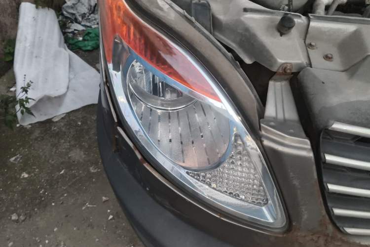 Used JAC Group Sunray 2017 1.9T Short-Wheelbase Mid-Roof Xingkuai Multi-Purpose Passenger Vehicle Right Front Headlight