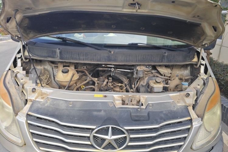 Used JAC Group Sunray 2017 2.7T Long-Wheelbase High-Roof Star Express Multifunctional Commercial Vehicle Engine Bay