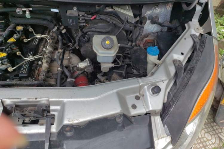 Used JAC Group Sunray 2017 2.8T 6-Series Diesel China V Star Express Engine Bay Left