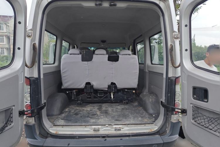 Used JAC Group Sunray 2017 2.0T Short-Wheelbase Mid-Roof Xingkuaiyun Multi-Purpose Commercial Vehicle Trunk