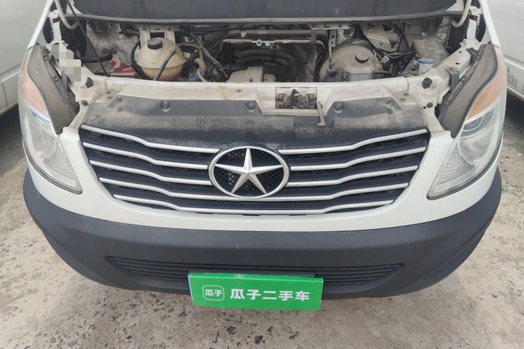 Used JAC Group Sunray 2017 2.0T Short-Wheelbase Mid-Roof Xingkuaiyun Multi-Purpose Commercial Vehicle Engine Bay