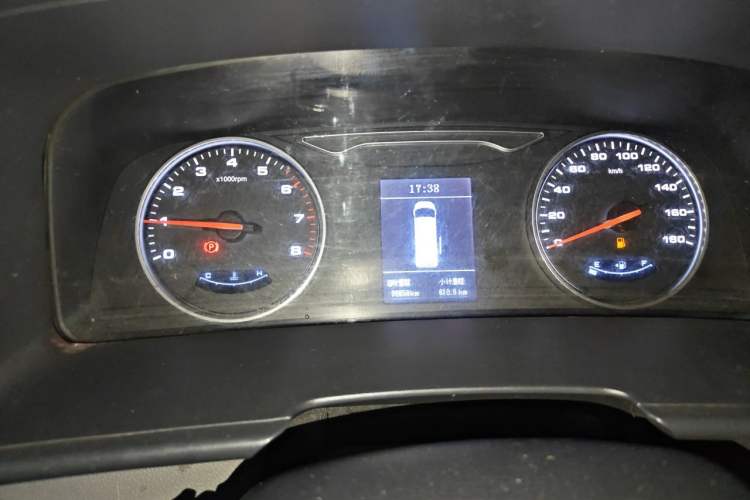 Used JAC Group Sunray 2017 2.0T Short-Wheelbase Mid-Roof Xingkuaiyun Multi-Purpose Commercial Vehicle Instrument Cluster