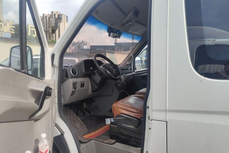 Used JAC Group Sunray 2017 2.0T Short-Wheelbase Mid-Roof Xingkuaiyun Multi-Purpose Commercial Vehicle Left Front Seat