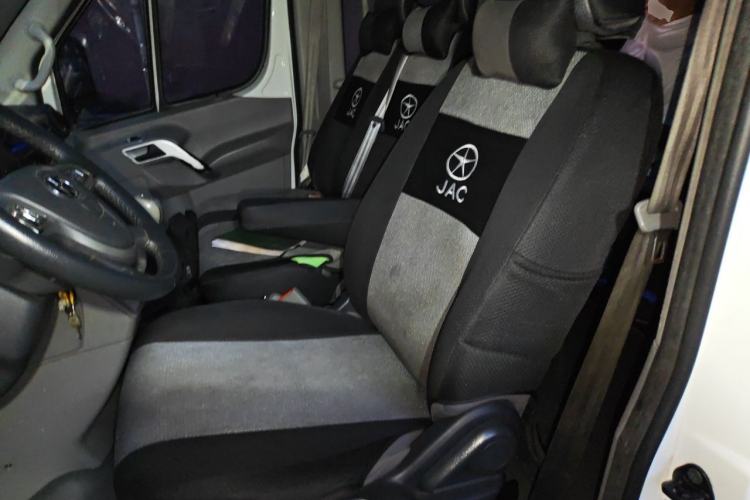 Used JAC Group Sunray 2017 2.0T Short-Wheelbase Mid-Roof Xingkuaiyun Multi-Purpose Commercial Vehicle Left Front Seat