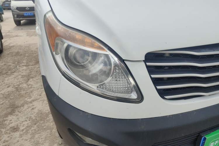 Used JAC Group Sunray 2017 2.0T Short-Wheelbase Mid-Roof Xingkuaiyun Multi-Purpose Commercial Vehicle Right Front Headlight