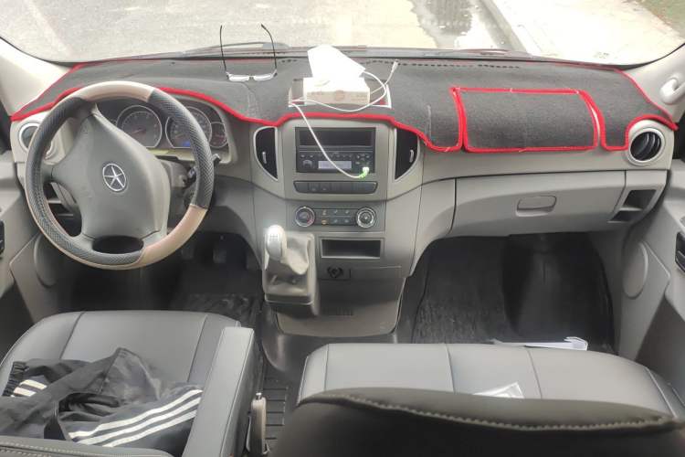 Used JAC Group Sunray 2018 1.9T Fuel-Efficient King D19TCIE11 Center Console