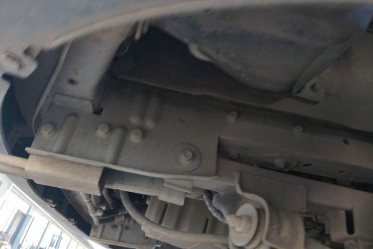 Used JAC Group Sunray 2018 2.7T 5-Series National Emission Standard V Star Express Mid-Top Chassis Front Left