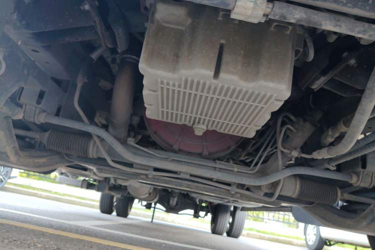 Used JAC Group Sunray 2018 2.7T 5-Series National Emission Standard V Star Express Mid-Top Chassis Front