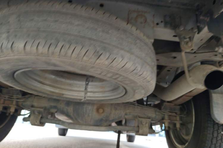 Used JAC Group Sunray 2018 2.7T 5-Series National Emission Standard V Star Express Mid-Top Chassis Rear