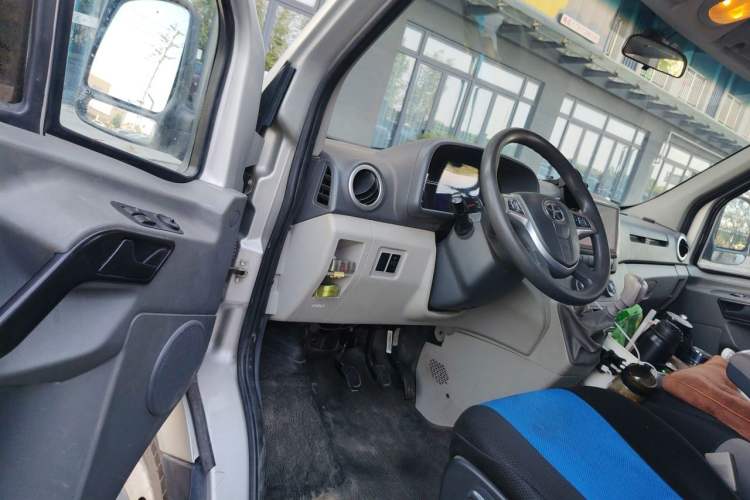Used JAC Group Sunray 2018 2.7T 5-Series National Emission Standard V Star Express Mid-Top Driver Seat