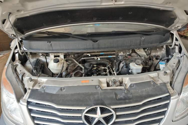 Used JAC Group Sunray 2018 2.7T 5-Series National Emission Standard V Star Express High-Roof Engine Bay