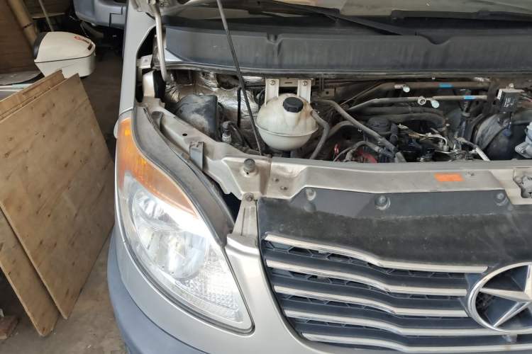 Used JAC Group Sunray 2018 2.7T 5-Series National Emission Standard V Star Express High-Roof Engine Bay Right