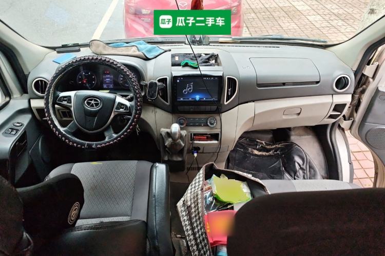 Used JAC Group Sunray 2018 2.7T 5-Series National Emission Standard V Star Express High-Roof Center Console