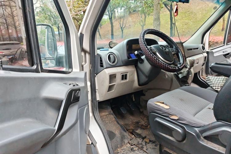 Used JAC Group Sunray 2018 2.7T 5-Series National Emission Standard V Star Express High-Roof Driver Seat