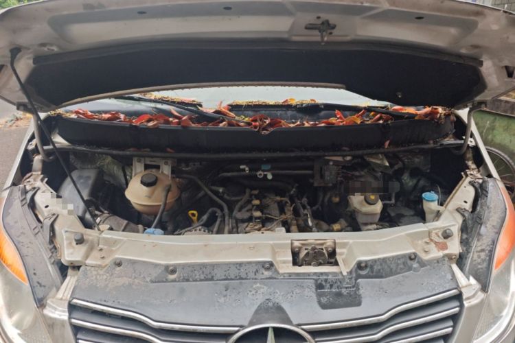 Used JAC Group Sunray 2018 2.7T 5-Series National Emission Standard V Star Express High-Roof Engine Bay