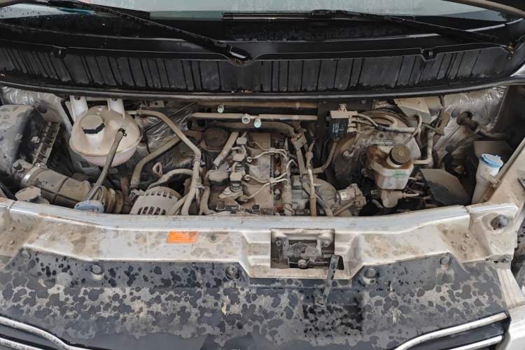 Used JAC Group Sunray 2018 2.7T 5-Series National Emission Standard V Star Express High-Roof Engine Bay
