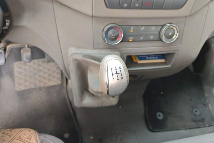 Used JAC Group Sunray 2018 1.9T Fuel-Efficient King D19TCIE11 Gear Lever